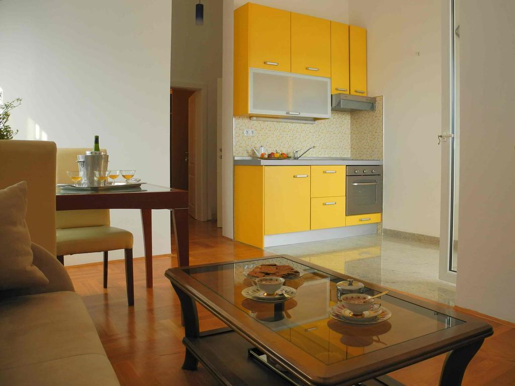 Apartments Antonela Єзера Екстер'єр фото